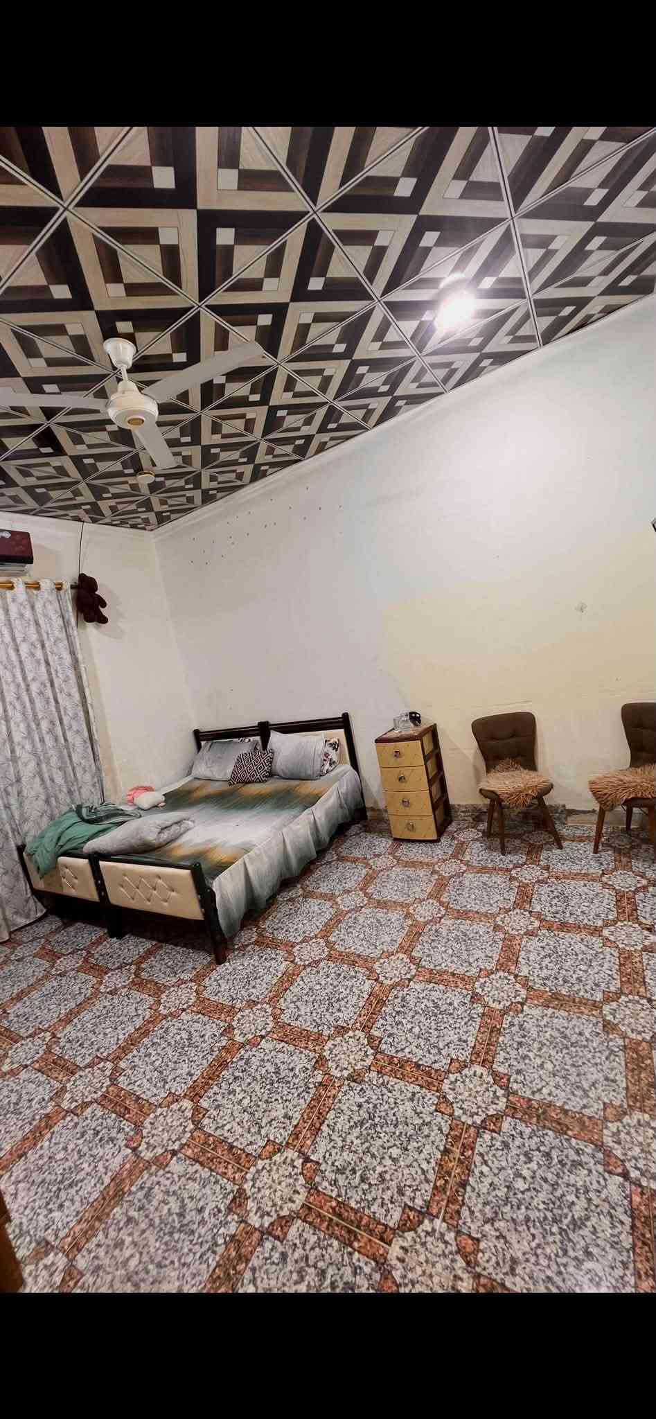 سلام عليكم الدار للبيع المساحه 114 متر نوع العقار زراعي البيت طابقين التفاصيل يتكون   محل اسواق شغال لحد الان البيت من محل 3في 3 الطارمه 4في 3 صحيات خارجي المطبخ 4 في 3 الصاله 6 في 4 الغرفه 6 في 3 صحيات داخليه ومنور 2 في 1 والطابق الثاني يتكون من درج مرمر و صاله 12 في 6 كبيره والغرفه الاوله 5 في 4 والغرفه ثانيه 6 في 4 وصحيات 

العنوان التنومه شط العرب شارع الرسول الاعظم  السعر 85 مليون وبيه مجال الرقم والاستفسار ***********
