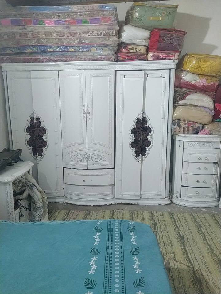 سلام عليكم غرفه النوم كويتيه مكاني زبير سعرهه200 وبيعه مجال خوان نت ماعدي الشراي ***********
