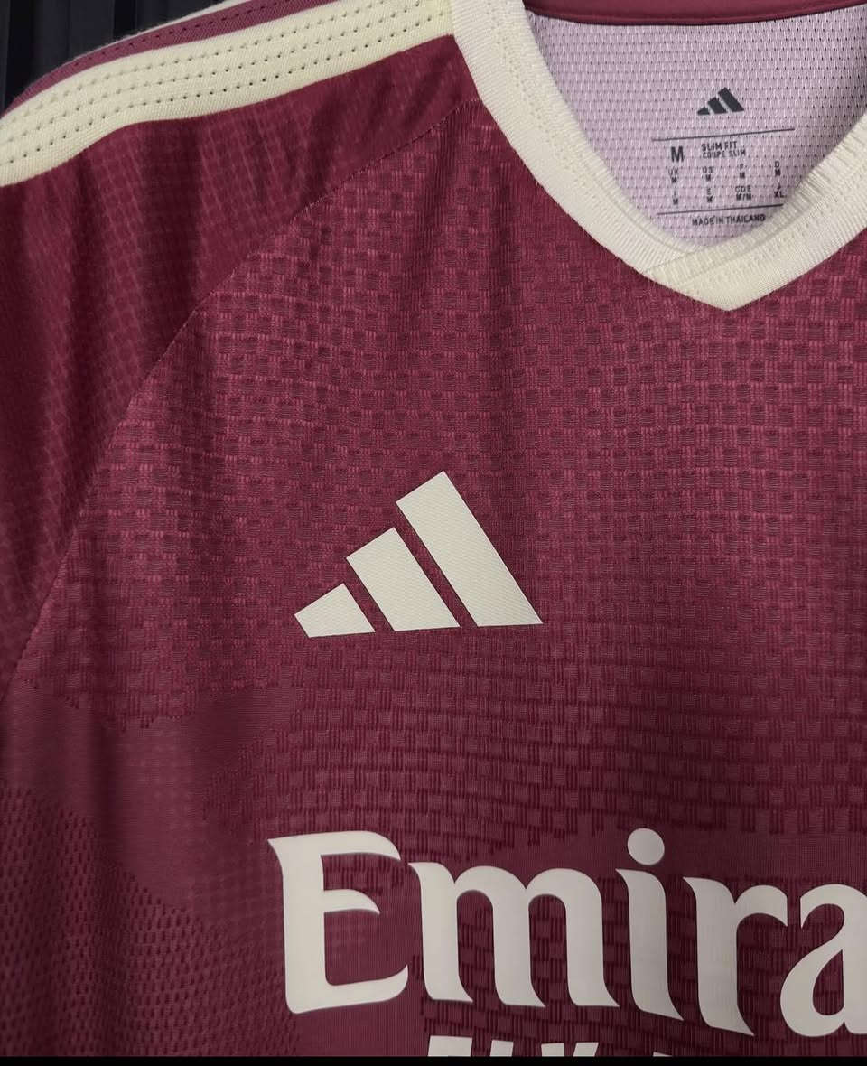 دريس ريال مدريد 2027 نسخة مشجع الاصلي متوفر اللون الابيض واللون الوردي غامق 
العنوان / باب الخان قرب كراج بغداد للاستفسار الاتصال ***********
