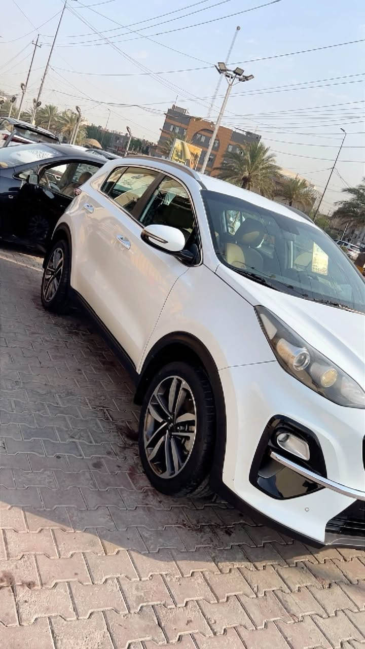 السلام عليكم
سبورتج 2020 خليجي وكالة الدولية 
مواصفات اساسيه 
بدون صبغ مكفوله 
مكان السياره بغداد  الشعب 
للاستفسار الاتصال 
***********
