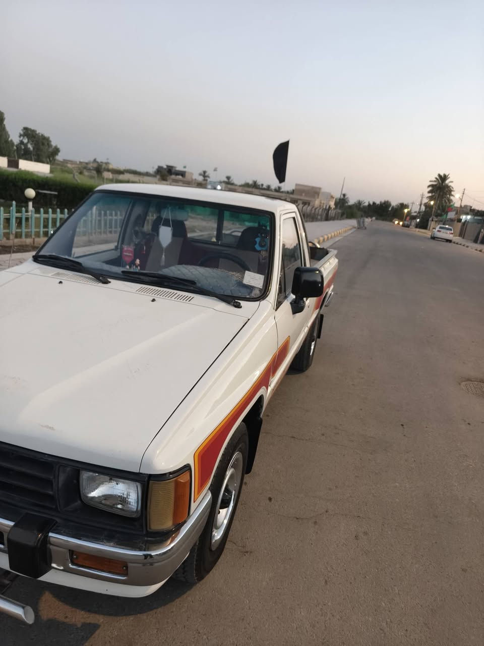سلام عليكم البيع بيكم موديل 88 سيارة جهازه من كل نواحي 
انتصال عل هاذة رقم ***********

