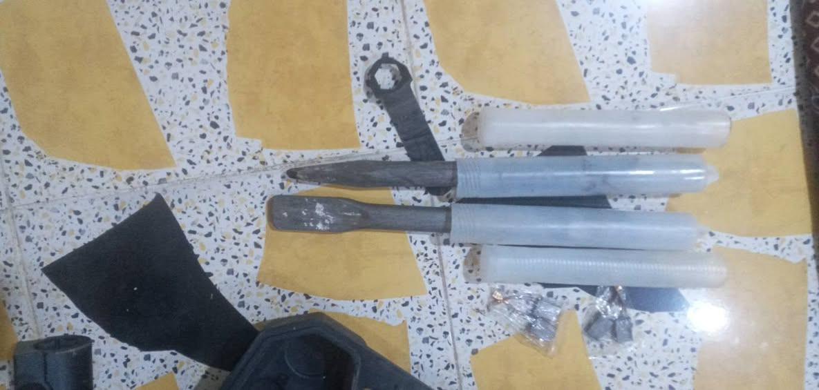للبيع @
جك همر من شركت تازاكه مشتغل بس 10ايام 
هوه وملحقاته باقي تفاصيل خاص ‎***********
