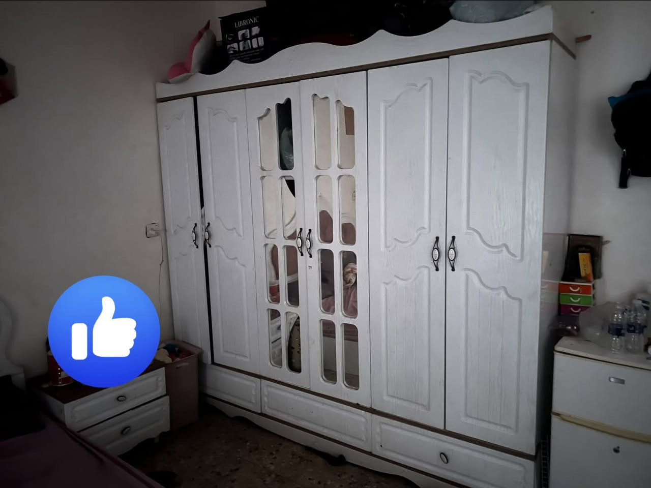 مره خصة الادمن غرفه نوم للبيع مستعجل عليها
للبيع رايدها ب #250الف

مكاني الدورة شارع المصافي خلف سوبر جكن 
رقم الهاتف ***********
