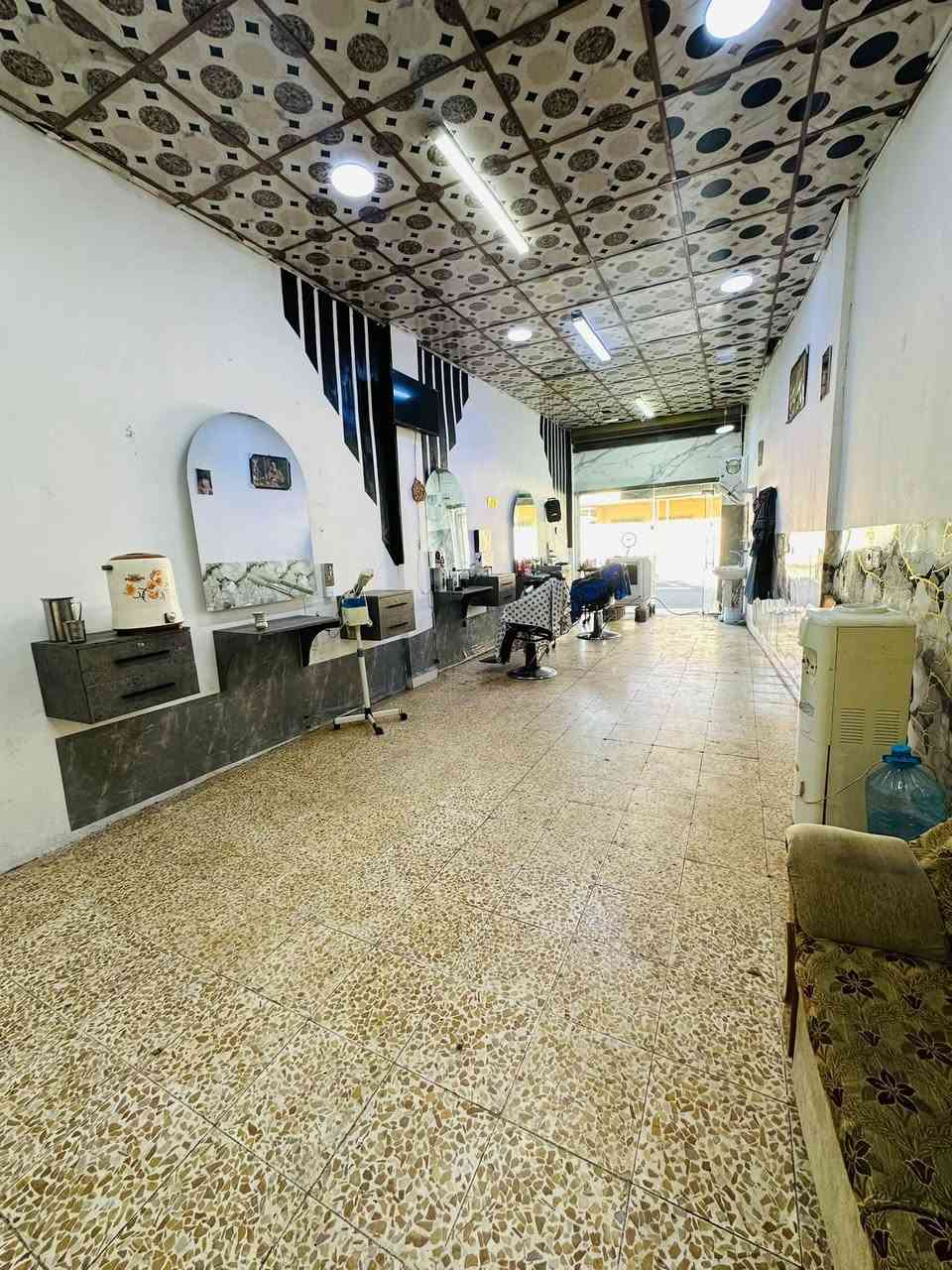 سلام عليكم محل حلاقه كامل مكمل للبيع العنوان كركوك سايدين الممدوده مقابل مدرسة الفاضله مابيع قطعه قطعتين ابيع محل كامل  ***********
