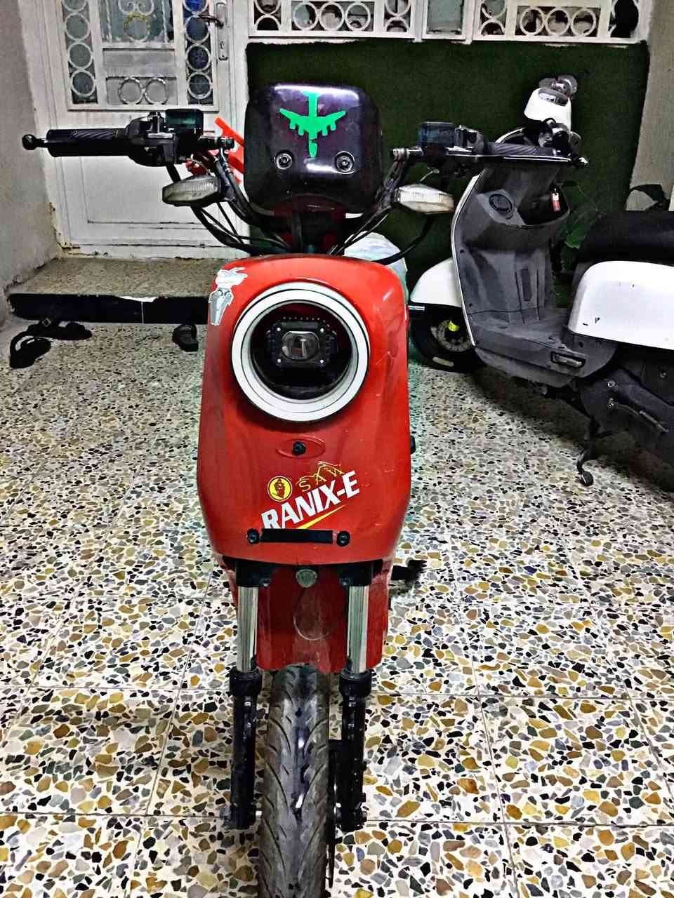 R9 • بدون بطاريات • مجال قليل