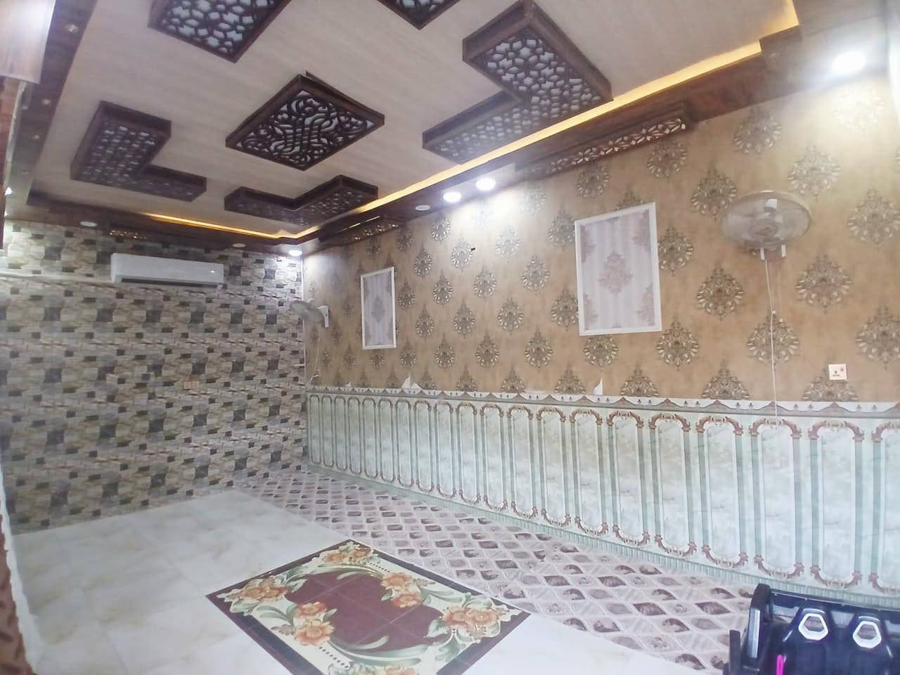 🏨مشتمل للبيع مساحته 100متر مربع (10×10) نظيف بناء حديث  🏨
يحتوي على غرفة نوم وهول ومطبخ واستقبال وصحيات داخلية وخارجية وگراچ 
والطابق الثاني يحتوي هول وصحيات🟥
🔳مبني من البلوك 
🔳السقف صب كونكريت 
🔳الأرضية والجدران سيراميك 
🔳بــــنــــاء حـــــديــــــــث 
🔳نوع العقار طابو زراعي 
🔳مرقم من قبل البلدية 
🔲قرب الكورنيش 
🔲ديكورات وترتيبات درجة اولى 
الــــســــــعــــــــــر //32مليون قابل للتفاوض 
📍عنوان كوت حي الحكيم الاولى 
شارع عـــلاء غــــريــــــب  قرب الكورنيش 
     -----------------------
للاستفسار الاتصال 
***********اتصال
***********اتصال
عنوان المكتب //كوت ــحي الحكيم الاولى  شارع گاله المكتب الركن
#مكتب_دلاليةاهل_الديرةللعقار
