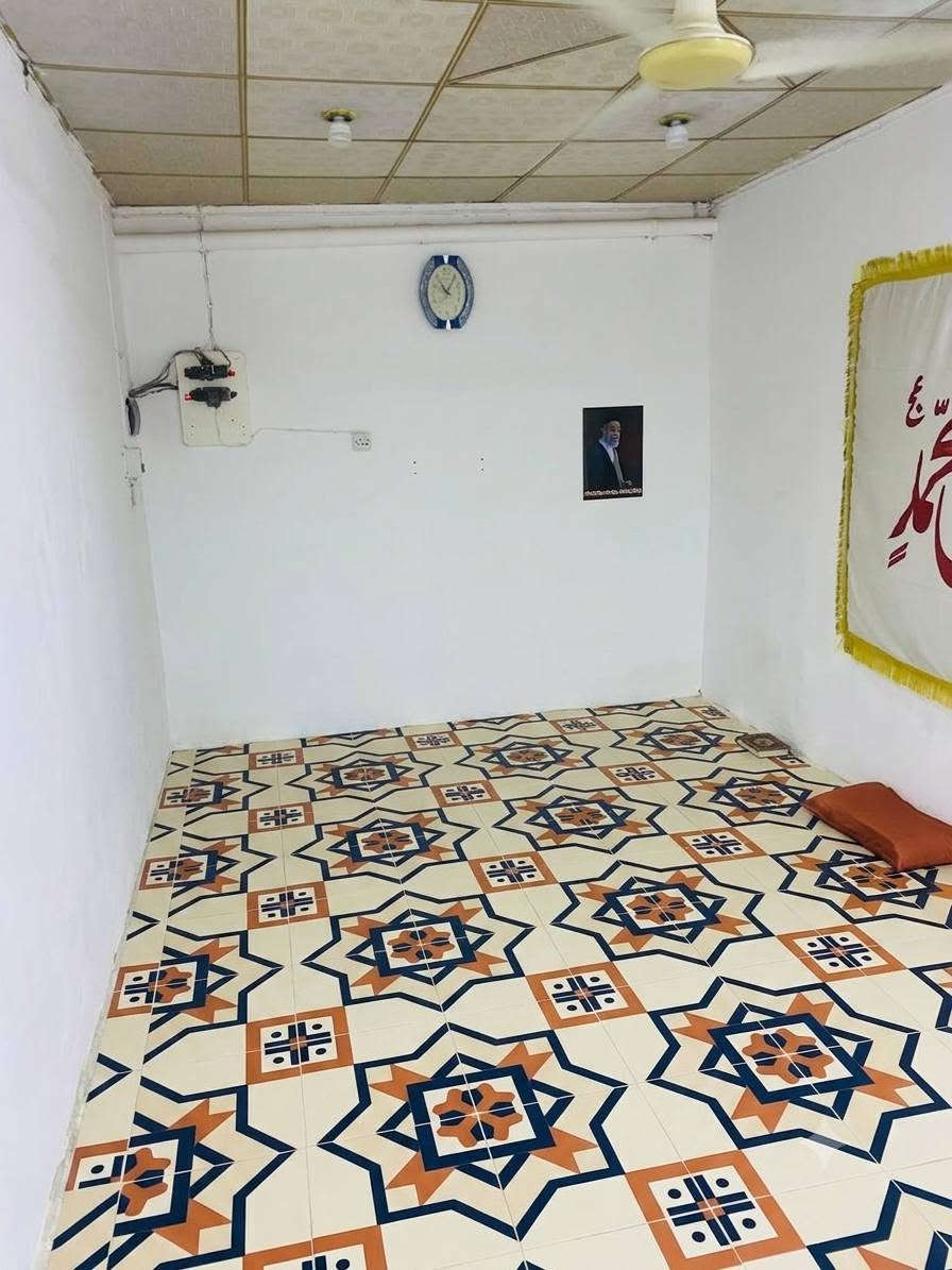 بيت طابو صرف للبيع مساحهة 150متر واجهة 10نزال15 عنوان البصرة الزبير  الدريهمية ثانيه  السعر 100.....✨ 3غرف وسط ومنور صغير بنهاية لبيت.وحمام ومطبخ خارجيات وكراج جبير ماكو ديوانية واهلا وسهلا تواصل *********** بناء قديم ترميم جديد صبغ معجون داخلي  الصالة والغرف وسراميك فقط صاله موقعه حلو ونضيف البيت باب كراج بي
