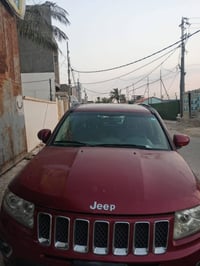 عندي جيب كومباس 2016 حيل نظيفه حداديه وكير ومحرك كلهن مكفولات ايرباك س...