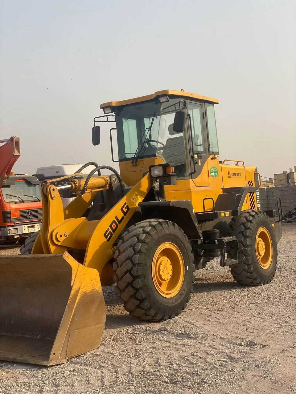 ﷽
( معرض الليث )
                 
 لتجارة السيارات والمعدات الثقيلة 🚜

الموقع 

 📍 / العمارة طريق الطيب  
للتواصل 📞 ( *********** )

