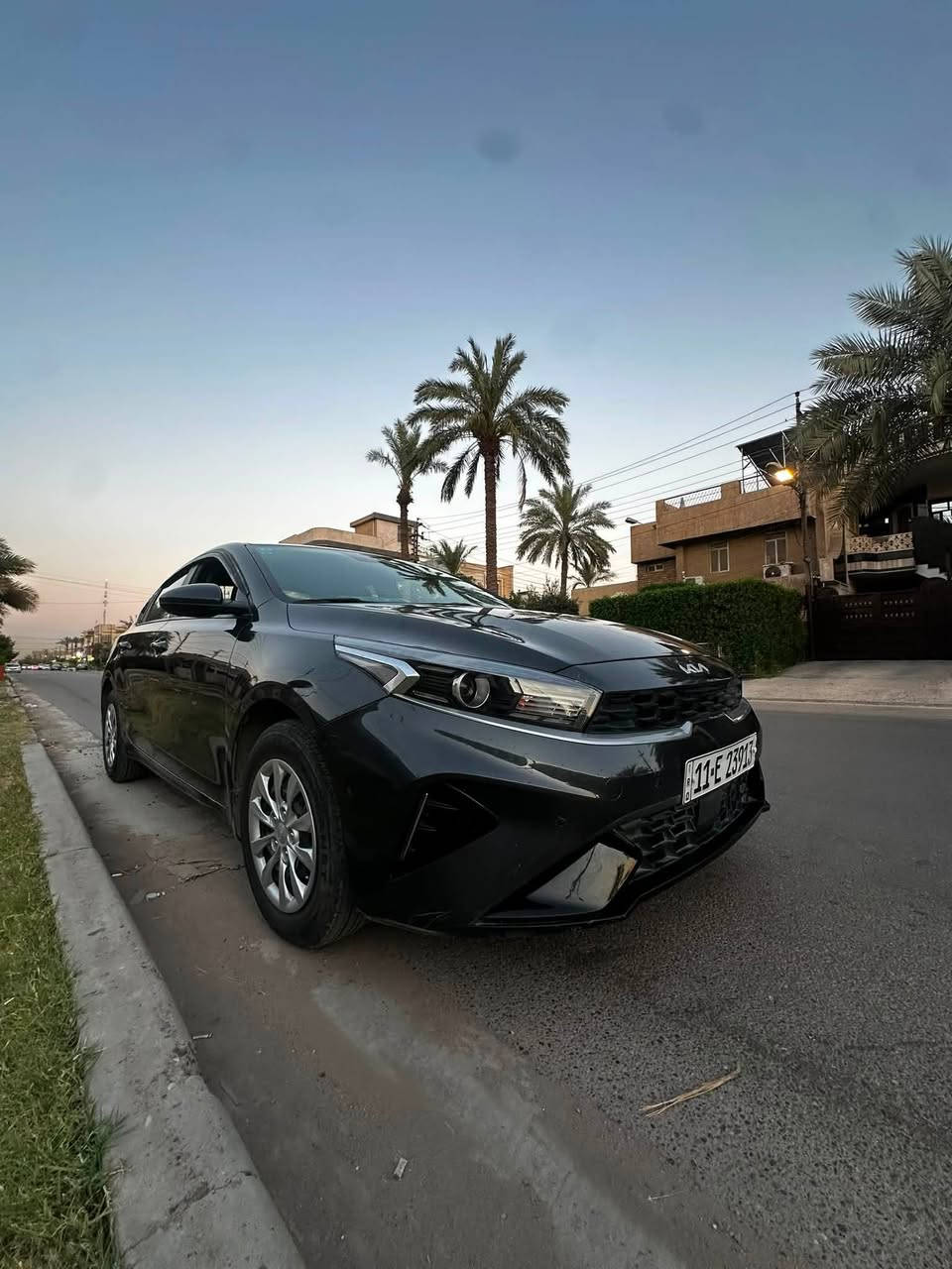 سيراتو موديل 2023
سياره لا تبديل لاصبغ بيها ملاحظات  موضح بالصور والسونار جديد مالتها محرك 1600 دوش كفاله گير ومحرك وتخم تايرات جديد تبريد ثلج
مكينه وگير كفاله السياره ماشيه 80 الف كيلو وباقي سياره بيها شخوط خفيفه 
راجع المنشور والصور على راحتك يلا تخابرني كلشي موضح كدامك 
السعر اتصل او علق
العنوان بغداد ابو غريب
للاستفسار ***********
***********
الاثير بي واتساب
