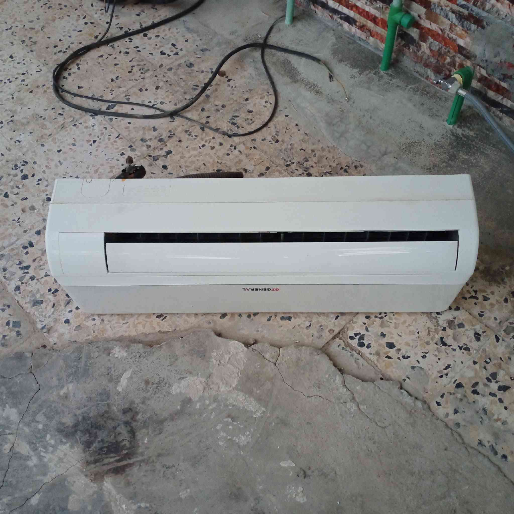 السلام عليكم سبلت طن ونص جديد بسعر مناسب ***********
