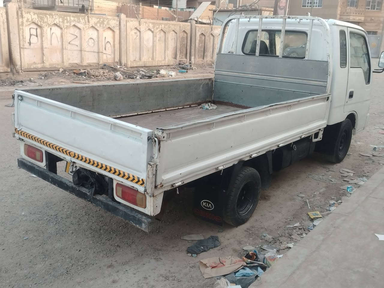سلام عليكم لبيع كيا فونتيره مديل 97رقم بغداد نكليزي تحويل مباشر شاصي كير محرك مكفولات تخم تاير سياره جازه من كل شي بسمي سنوية جديده مكان بغداد مكلف بنشر ***********
