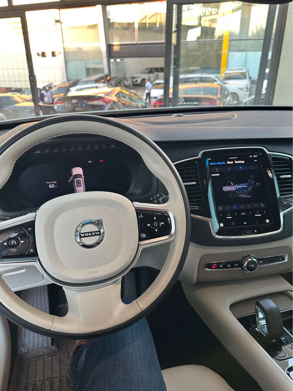 Volvo xc90 B5 2024
فوفو ٢٠٢٤ فول مواصفات بي صبغة رقم كاتي ٢٦ هزار مايلا ريفه جوي سيارة كامل شرته كير مكينه رقمكرن كامل
سعر :٣٦٥ ورقة و مجال 
رقم : ***********
عربي

Volvo XC90 B5 2024
فولفو 2024 فول مواصفات بدون صبغ، رقم مؤقت، ماشية 26 ألف ميل. السيارة كاملة بشرط: قير، محرك، وتتسجل رقم كامل بشرط.
السعر: 365 ورقة (36,500$) وفيها مجال
رقم الهاتف: *********** دهوك, العراق
