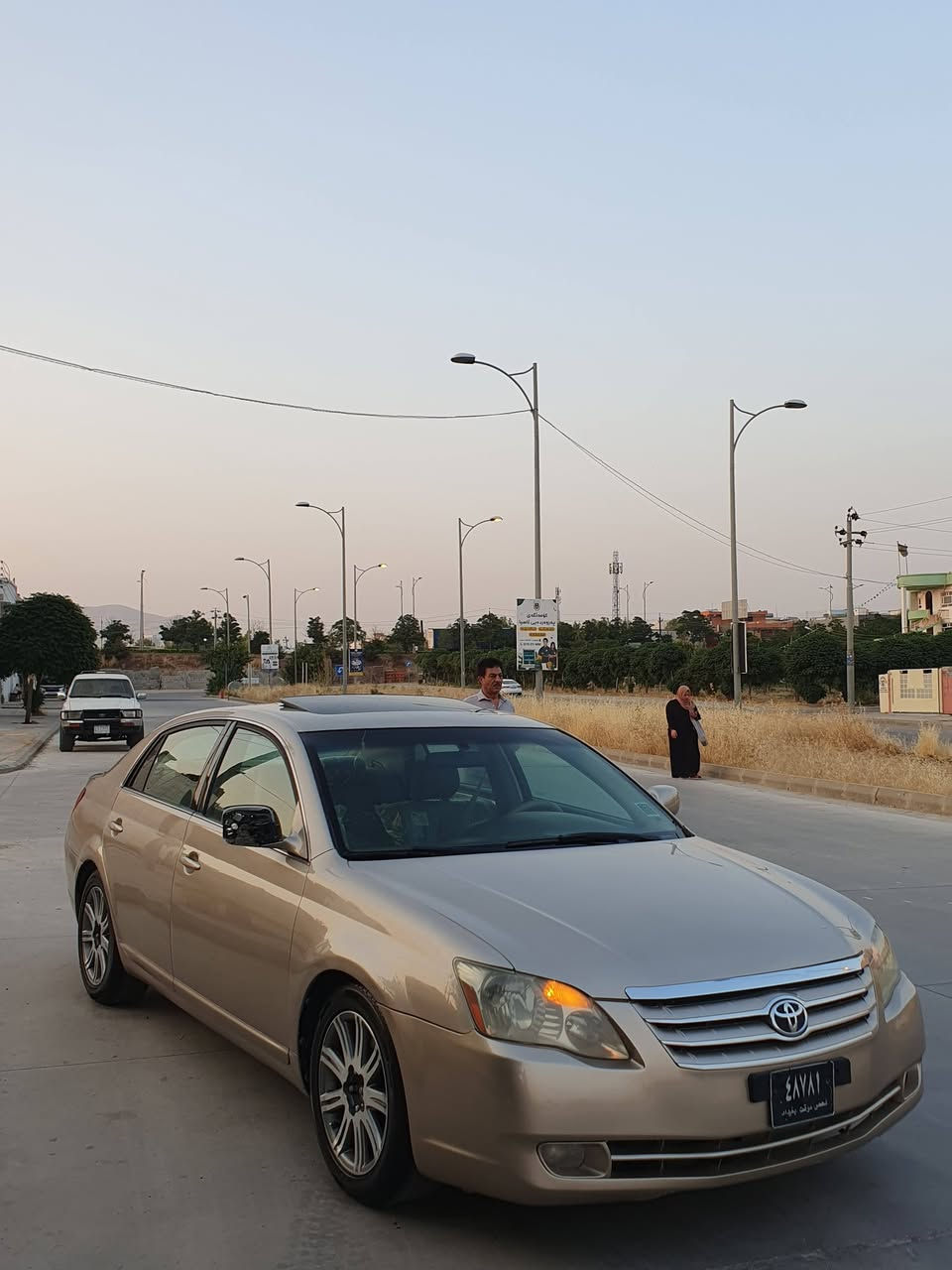 Toyota Avalon 2007
کامل پەمپ لەسەر ساقی بی دەعم لیدراو پیشو پشتی کەبسە 
سەیارەکە ماشەلای دەویت 
مواسەفات فولە بەس بەسمە و پەردە نیە 
گیرو مەکینە تەبرید هەموی بەشەرت 
سەیارەکە ناو زەردە 
چوار تایە و ویلی لوکی لەژیرە 
کود کراوە 
بارکودی وەر گیراوەتەوە 
سەیارەکە لە سلیمانیە 
نرخی ٦٧$
***********
