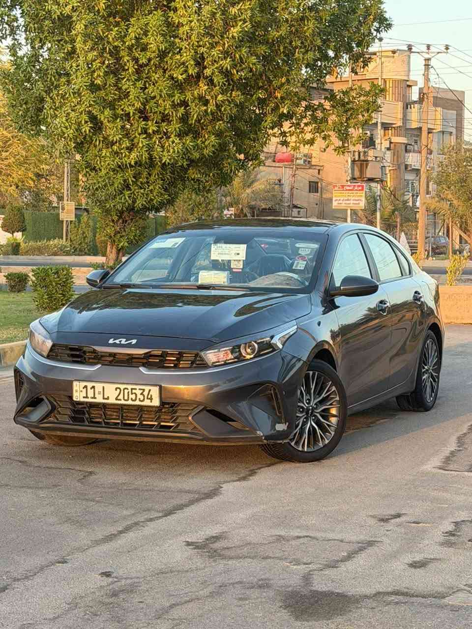 سلام عليكم 
فورتي مديل 2022 سياره جديده مابيه اي نقص بيه صبغ ربع الجاملغ  الأمامي وبارد بالنيد ماشيه 80 ك م مواصفات السياره تحكم ستيرن شاشه كأمره ثلاث انظمه قياده منظومه زنون وبعد هواي مواصفات كير مكينه كفاله تخم تاير جديد باسمي تحويل والسونار بالمنشور بيه تصليح بسيط بشاصي السعر 125  وبيه مجال العنوان البياع تقاطع درويش  هاتف***********
