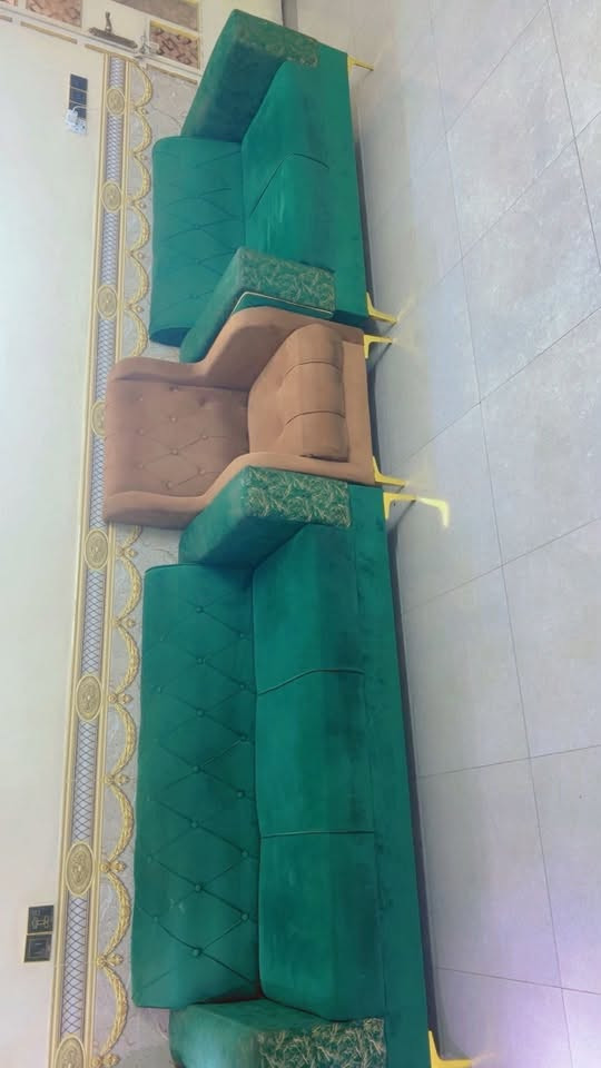 طقم ١٠ مقاعد • نضيف جدا