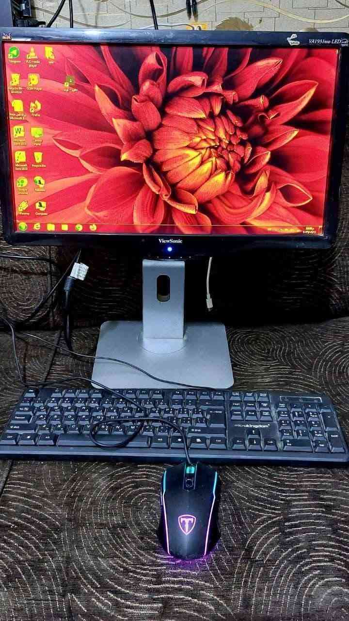 حاسبة للبيع مع كافة الملحقات ، شاشة حجم ١٩ ماوس كيبورد + يو بي اس
المعالج Intel Core i3 الجيل الثاني

الرام ٤ جيجا

نظيفة مال تصفح و برامج خفيفة

السعر ١٢٠
العنوان بغداد ساحة الطيران

نص مكتوب في الصور:
- Copyright (c) 2009 Microsoft Corporation. All rights reserved. Service Pack 1 System Rating: Windows Experience Index Processor: Intel(R) Core(TM) i3-2120 CPU @ 3.30GHz 3.30 GHz Installed memory (RAM): 4.00 GB (3.89 GB usable) System type: 64-bit Operating System Pen and Touch: No Pen or Touch Input is available for this Display Computer name, domain, and workgroup settings Computer name: user-PC Full computer name: user-PC Computer description: Workgroup: WORKGROUP Change settings