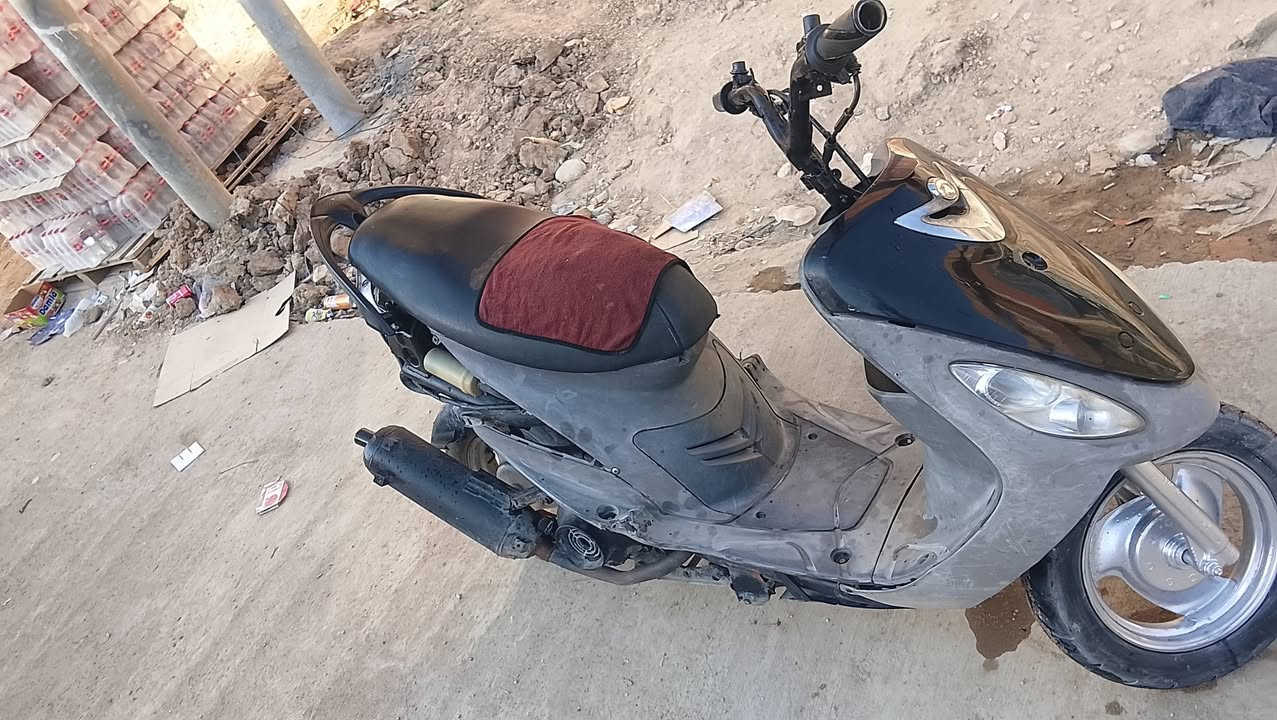 السلام عليكم دراجه ماكس منغولي حربيه نضيفه دراجه شلعه ومعدل مفتوحه بس ولفات شرط بوشته بلاد 49
دراجه نقصه بس سلف مكاني ناصري سوك الشيوخ 
تواصل  ***********
