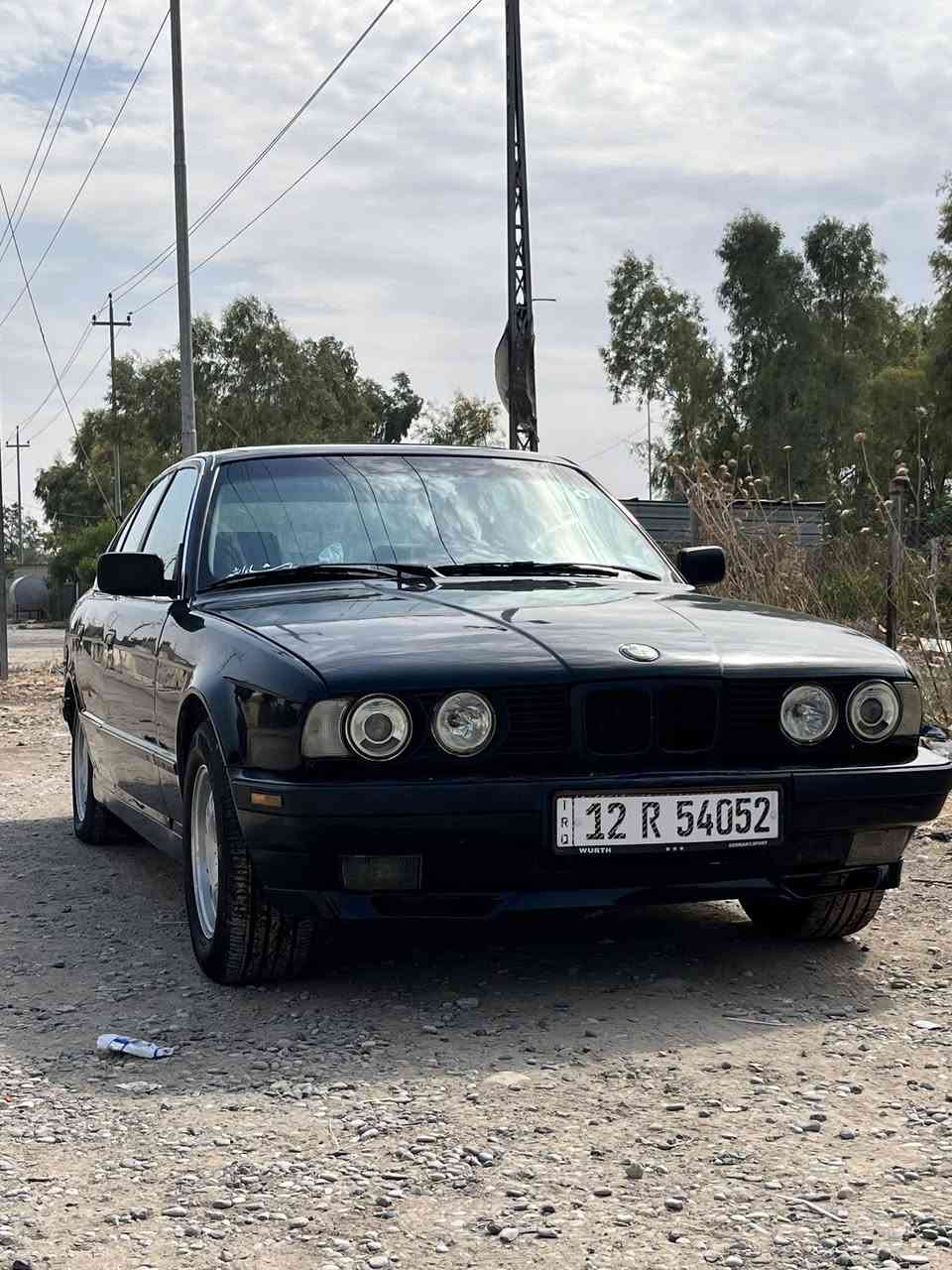 BMW 1991   520i
حجم 520i ✅
محرك كبس 6 سلندر ✅
تك فانوس ✅
محرك شرط ✅
گير شرط ✅
گير عادي ✅ 
كشنات جلد ✅ 
مصبوغة عام جمالية ✅
وضررها جاملغ الخلفي فقط✅
 
مكاني برطلة 📍
السعر 48 💵
***********
***********
