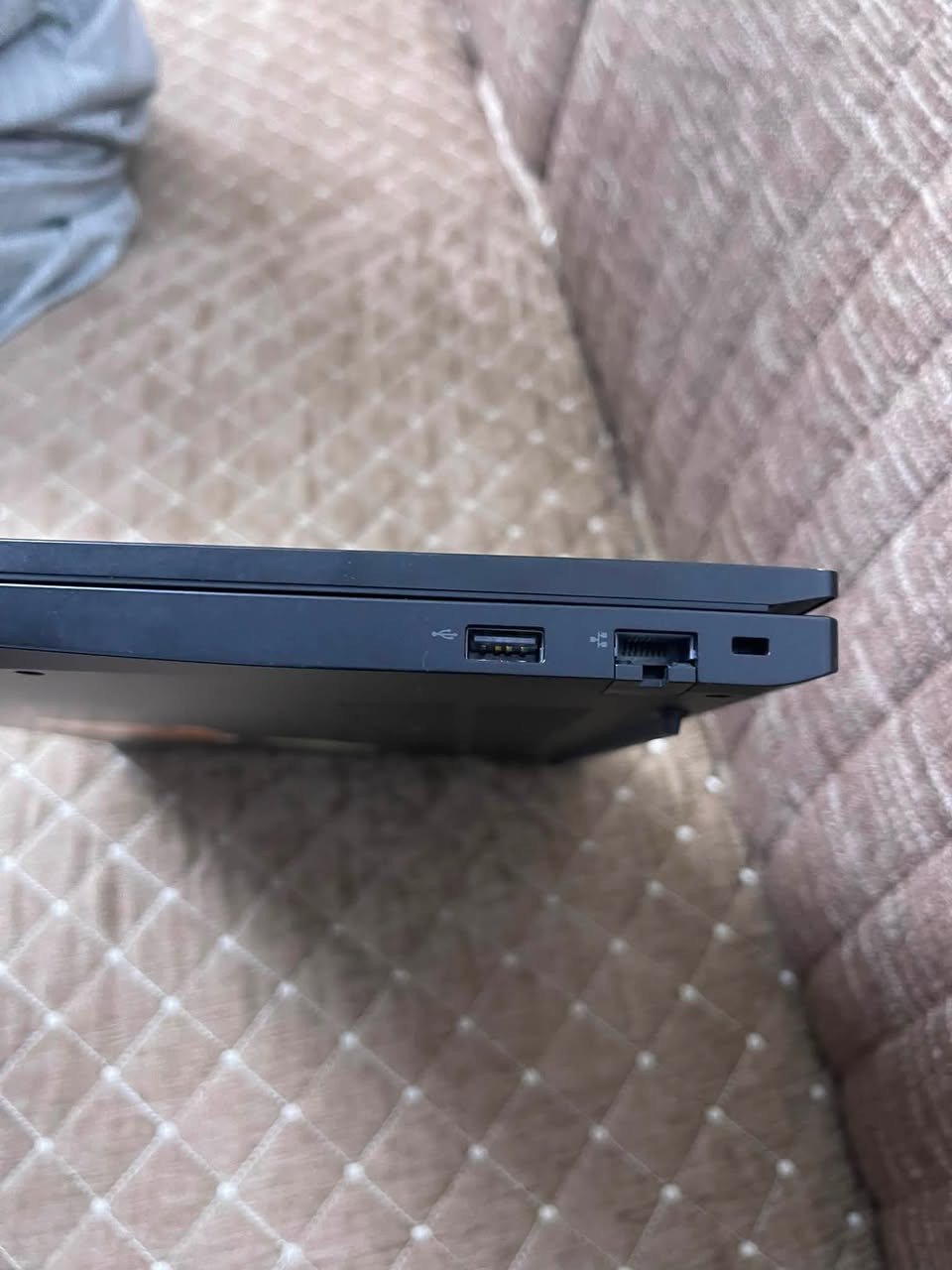 لابتوب للبيع 
Lenovo E16 G1
Ci7 1355U
Ram16GB
Hard 256 ssd
Sceenn16 black
Intel Iris r xe

بسعر 750 الف 
***********واتساب
