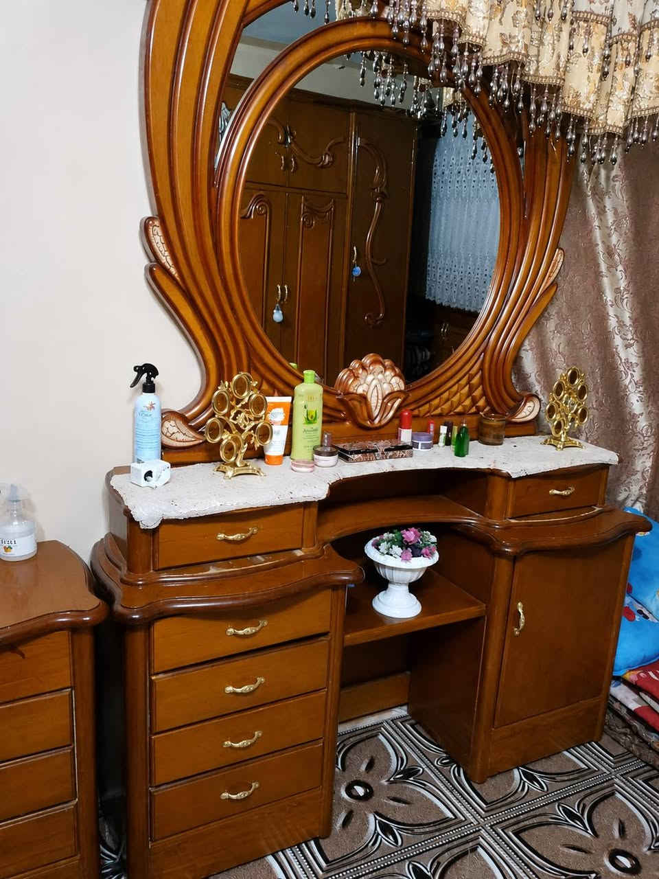 سلام عليكم غرفه كامله اي ضرر مابيها عنوان صلاح الدين قضاء الدجيل سعر  750  استفار ع رقمي *********** بي واتساب
