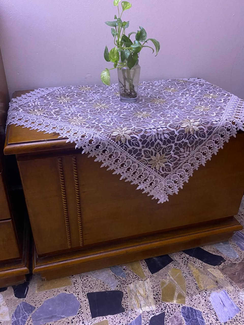 سلام عليكم غرفه صاج اصلي مابيهه اي ضرر نضيفه 100بل100 سعرهه مليون ونص بيهه مجال توصل ***********
