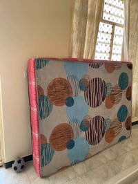 دوشك جربايه لبيع مترين  نضيف جداسعره ٨٠بي مجال قليل ٠٧٧٠٥٠٠٠٧٤٨٧