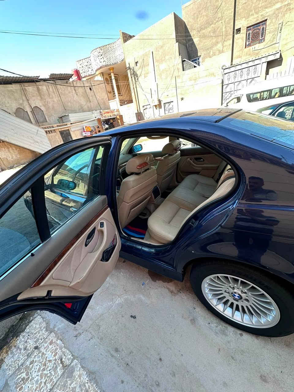 بي أم صقر 528  1998 محدثه داخل وخارج 2002
1-سته سلندر دبل فانوس محرك بلاد كير بلاد بشرط 

٢-كفاله من أصوليات كافه وكفاله سياره من ضربه 

عليه هواي تعديل وصارف عليه هواي ويل اصلي  وطخم تاير فيتنامي اصلي توه شاده 

والمواصفات معروفه مالت الصقر 

عليه سستم صوت يخبل 

كهربائيات كله شغاله 

سياره متعوب عليه سياره فقط صبغ عام تبريد شغال توني مكمله 

اللون نيلي داخل عسلي 

تبريد عوزه بس كمبريسر

سنتر لوك 4 بيبان 

السعر٨٠

البكان البصره الزبير

رقم دولي ادهوك عندي بيها وكاله

تريد تحويل او وكاله ماكو مشكله 

رقمي ***********
