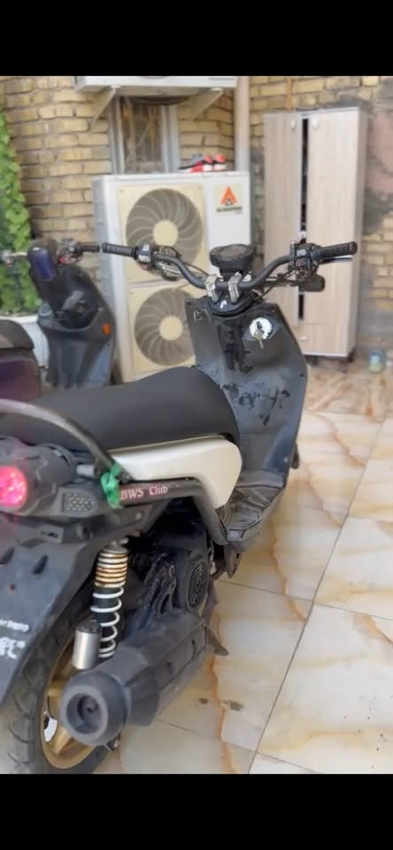سلام عليكم سكنس جبلي نوزل للبيع اوراق مكاتبه ومنفيز بوشه 63 ابلاديه دراجه مكفوله كفاله عامه المكينه اذا ممدود عليها سبانه ترجعلياها والتزويدات البيها كلها ابلاديه اذا بيها شيء تجاري ترجعلياها دراجه نكره سلف وشلعه ومعدل قويه بمعنى الكلمه والتزويدات كالاتي
1:ويل ذهبي رياضي
2:تخم دبل خلفي رياضي 
3:كلجات رياضي
وكلهن شلع قلع ابلاديات وعنواني العماره حجي عبد وسعر الدراجه  مليون وتلثميه وخمسين 1350 وبيها مجال وهاذا رقمي للتواصل ***********
