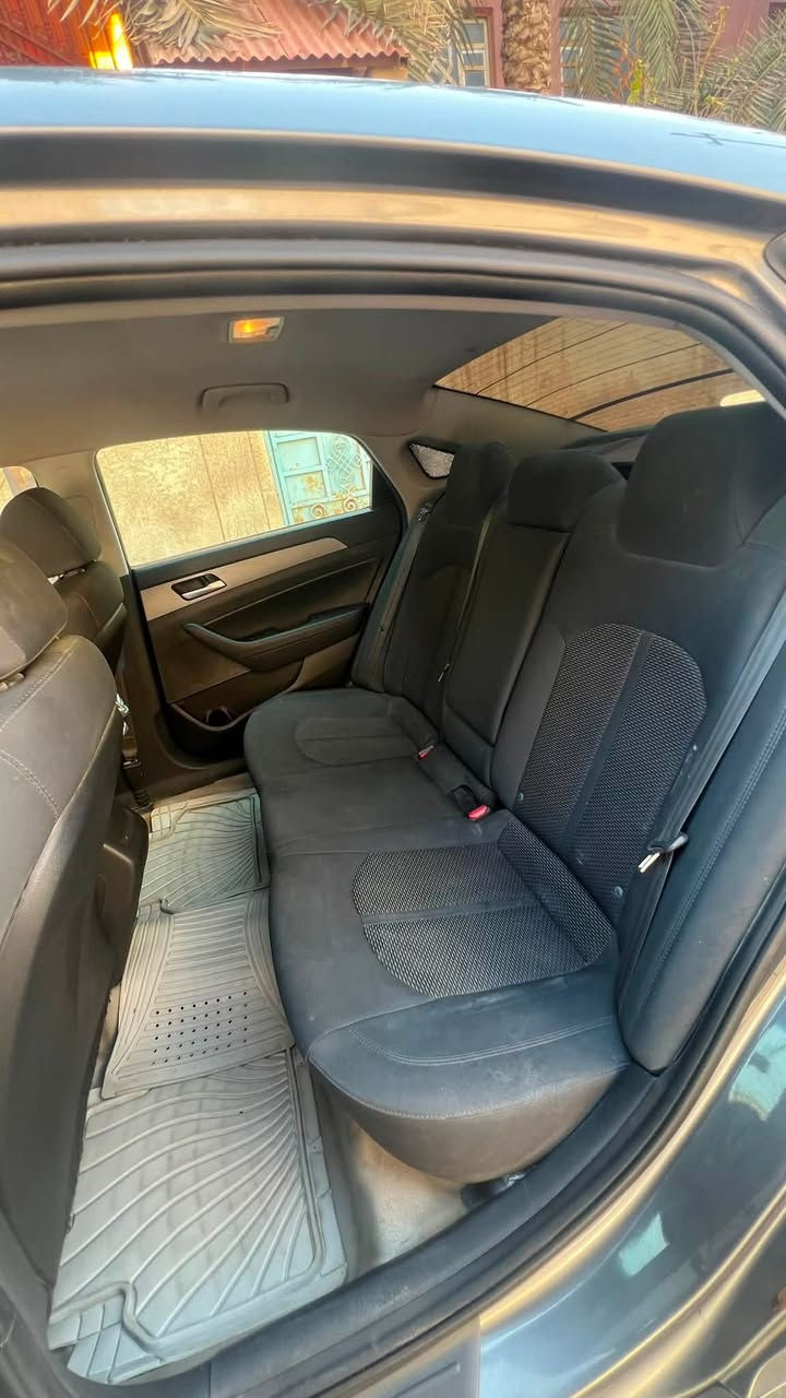 السلام عليكم شباب 
سوناتا ٢٠١٨ للبيع 
سيارة نضيفه وجاهزه وترايك وين ما تريد
ماشية ٩٠ميل 
حادثها. فقط بنيد مصلح نفسه مكفوله لغود شواصي 
وماكو اي قطعه مفتوحه بيها ليبل واحد
فول مواصفات عدا الفتحه هواي مواصفات بيها 
كفاله كير محرك حدادة جاهزه وما متعوبه 
رقم بصره تحويل ثاني يوم حرة 
مكاني البصره 
***********
