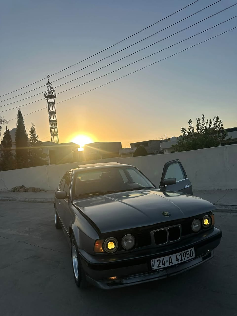 Bmw 520 كبس دجتال
فول مواصفات فقد كير عادي
رقم و سنوية جديد
تبريد شغال 
تكوة كشن
سلايد
ويل M
اضافة منضومة غاز
سعر 45 مجال

رقم اتصال + واتساب ***********
