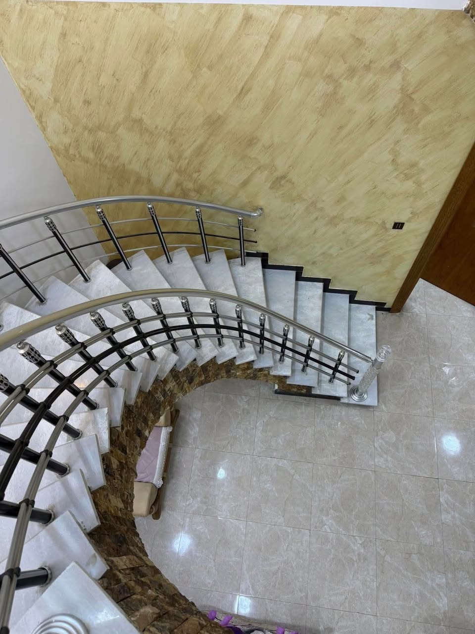 #سعر جدا  #جدا جدا  #مناسب
 

🏠/ دار  #ركـــــن  #للـــــبيــــــع 
  
فـٓي #الــصـــحــه قــرب مــطــعــم ابــو صفاء او قـرب #مــارينا

_________________  #طــــابــــو #زراعـــــي #ســــنـــد 25

المساحـــــــة // 285 واقع حال 300م 
 
الواجهـــــــــة // 17.7م 

النــــــــــــزال //  17م 
عــرض الشــارع // 8م 
_________________
🧱🏗️ #الطابــــــــــــــق #الأرضـــــــــــــي
 غــــرفــــتين نـــوم  و صالـــــــــة وهـــــــــــول ومطبـــــــخ   ومجمــــــــــع صحيـــــــــات وگـــــــــراج ســـياره كــــبيــر جــــدا  وحديقـــــــــه كــــبيــــره  جـــدا
🧱🏗️ #الطابــــــــــــــق #الثانــــــــــــــــي

#مـــجـــــمــع صــــحـــيـــات #مـــشـــتـــرك 
_________________💲
___________________
للأستفســـــــار عــــــن السعــــــــر يرجـــــــىٰ تـــــــرگ تعليـــــق (السعـــــــــر) #وسيتــــــم #الـــــرد 
__________________

_________________💲
#مكتـــــــــب
                🏘️أمــــــــلاك بابــــــــل للعقـــــــار🏘️
#الكــــــــائن

☎️ *********** واتساب☎️‏‪***********‬‏ واتساب
    شارع_الكرامة_قرب_الضريبة_مقابل_التخطيط_العمراني
        
_____________________________________________
