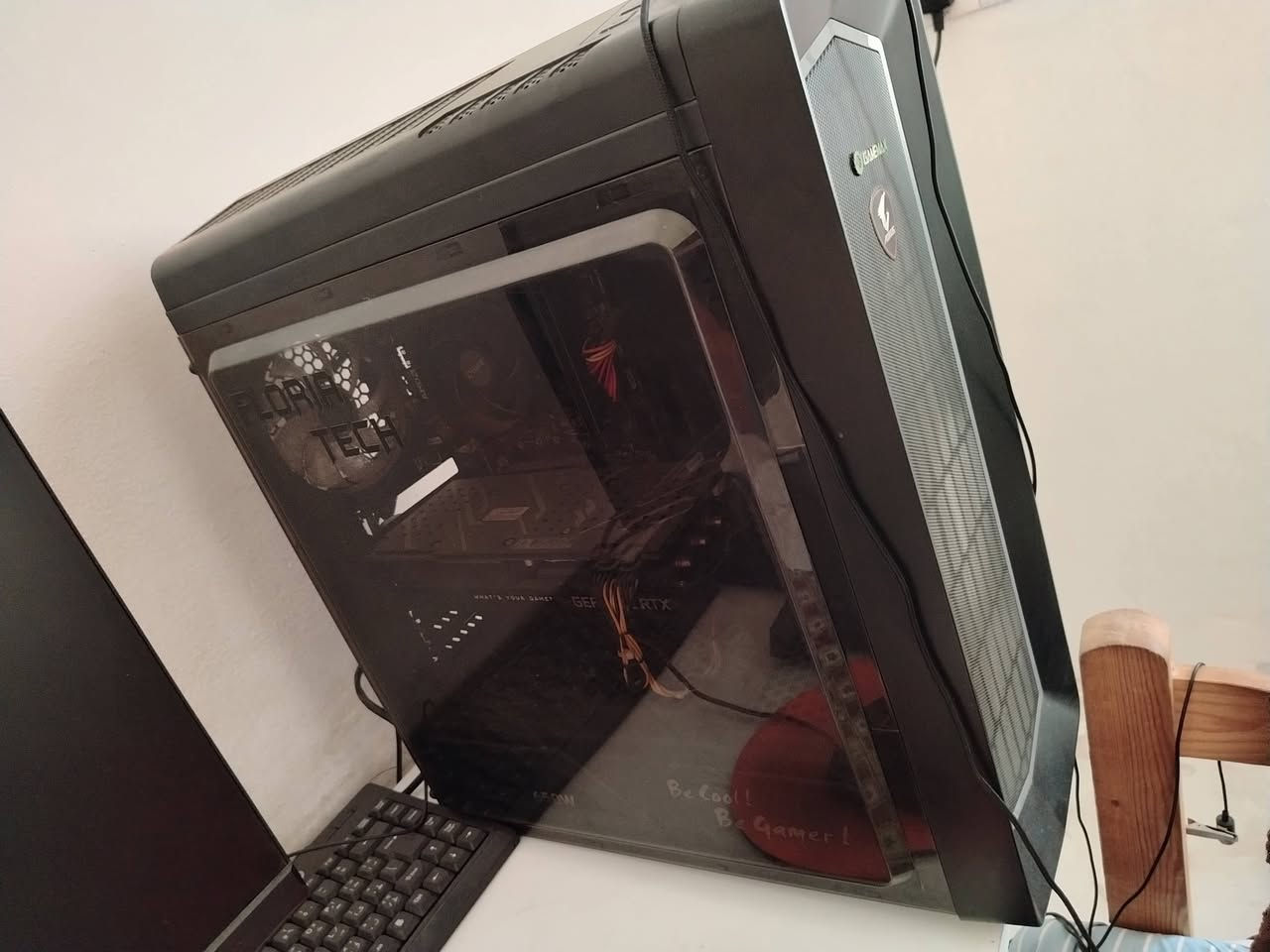 🎮✨ للبيع سيت أب گيمنگ احترافي جاهز للتشغيل! ✨
💪 أداء قوي + شكل أنيق + كل شيء جاهز

🧩 المواصفات الكاملة:

 • ⚙️ المعالج: AMD Ryzen 5 2600 – 6 أنوية / 12 

 • 🧠 الرام: 16GB DDR4 
 • 🖥️ المذربورد: MSI B450 – ثابتة ومناسبة للتطوير

 • 🎮 كارت الشاشة: NVIDIA RTX 2060 SUPER –
 • 🧊 الكيس: Floria Pecola بإضاءة RGB فخمة 

 • ⌨️🖱️ الكيبورد والماوس: Redragon مخصصة للألعاب – استجابة وسرعة 🔥

 • 🖥️ الشاشة: HP 27 بوصة – 144Hz – G-Sync – تجربة عرض سلسة واحترافية

 • 💿 النظام: Windows مفعل مدى الحياة ✅
 • ⚡ UPS: قدرة 1800 لحماية الجهاز من انقطاع الكهرباء

💥 السيت أب متكامل، نظيف جداً، ومناسب للألعاب، التصميم، والبث المباشر.
للتواصل عنوان ديالى بعقوبة توصيل لايوجد 
***********
***********
واتساب +اتصال
