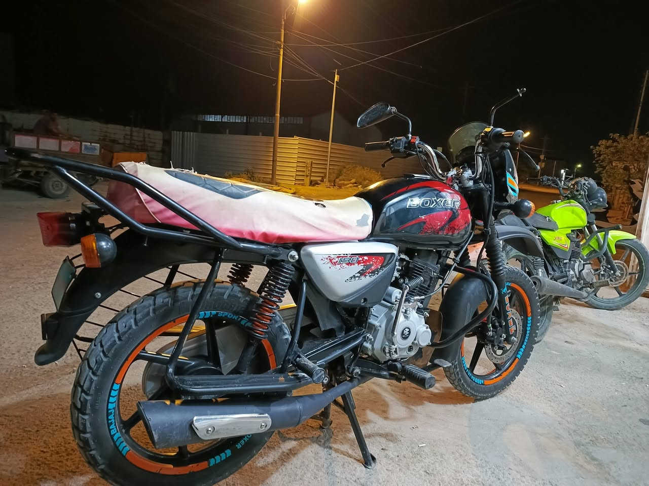 نضافه 95 بالميه مكفوله محرك ومن الضربه السعر 2 ونص وبيها مجال تواصل وات ساب ***********
للبيع دراجه اوراق وكيل موديل 2023 طالعه ب2024
نضافه 95 بالميه مكفوله محرك ومن الضربه السعر 2 ونص وبيها مجال تواصل وات ساب ***********

