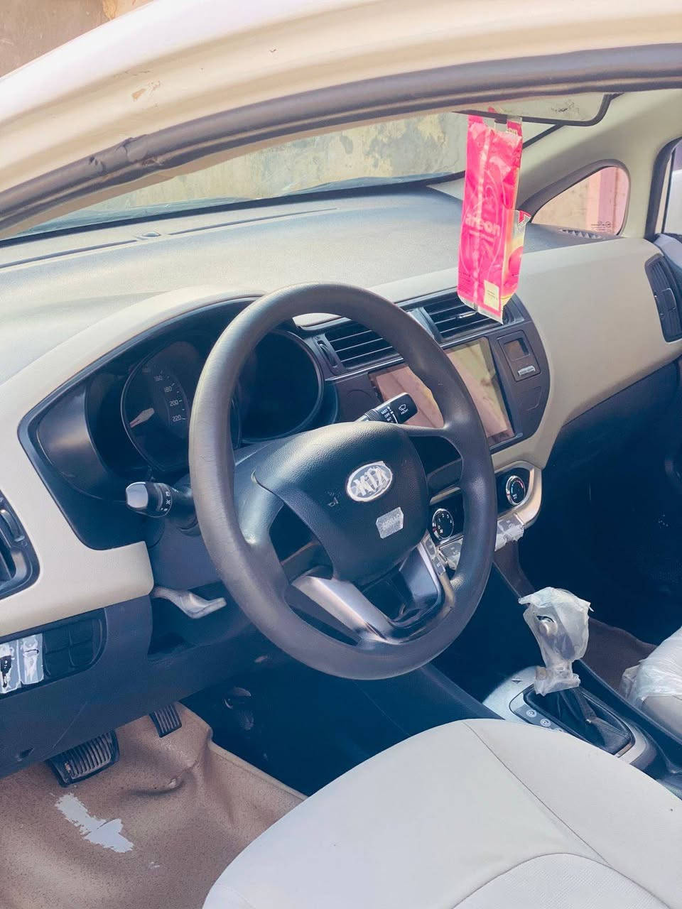 سلام عليكم كيه ريو موديل 15خليجي سياره جاهزه كير ومكينه 1600حداديه تخم تاير كهربائيات تبريد ثلج مداور ثاني يوم مكان ناصريه الغراف ***********
