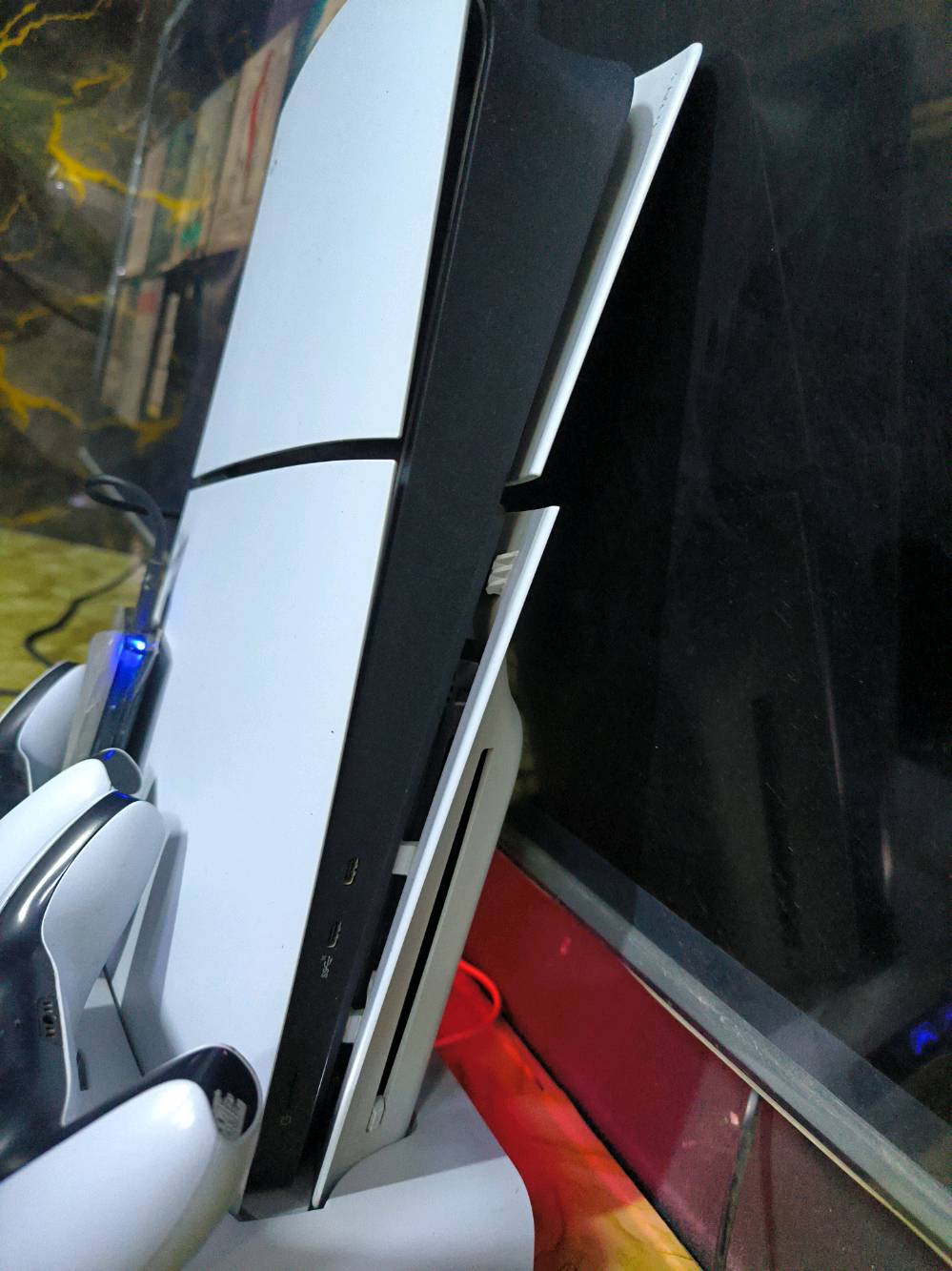 1300 
بلاي 5 اكستندر ديسك واحد تيرا شاشه 50 tcl
وياها هات ديسك 500 جاجا بايت 
يدات اثنين ويا وايرات حساب به لعبه 10
UPS
واتساب
***********
شارع حيفاء  سوق مال الرحمانيه