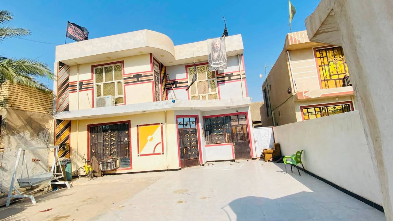 بيت طابقين للبيع بغداد النهروان خلف محطة الورده الذهبيه مساحه القطعه ٣٠٠ ومساحه البناء ١٨٠ البيت طابقين بناء حديث 
-الطابق الاول 
استقبال ٨*٥
٢ غرفه ٥*٤
مطبخ ٥*٤
وصاله ٨*٥ 
صحيات ٢*٢
—الطابق الثاني 
غرفة كبيرة ٨*٥
٢ غرفه ٤*٥
صحيات ٢*٢
البيت بناء حديث كامل الطابقين 
بناء طابوق لبخ درجه أولى سيراميك وارضيه 
الخدمات كهرباء -سحب- تبليط- ماء اساله - خدمات البلديه 

للاستفسار
***********

