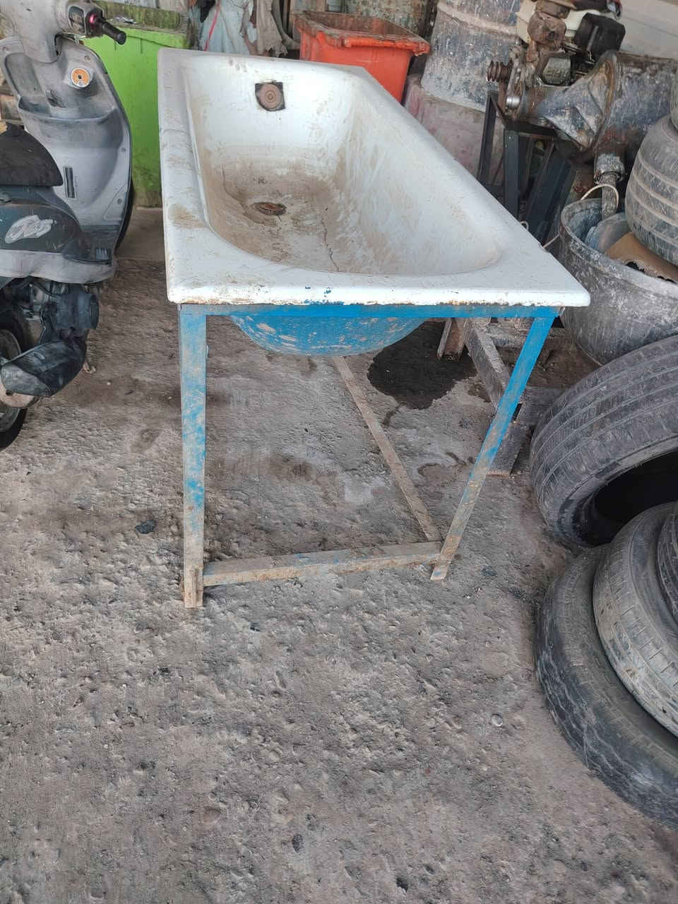 بانيو عدد ٢للبيع مكان بغداد ***********
