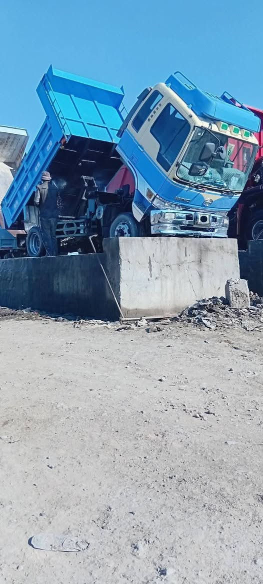هينو قلاب • ١٩٩٣ • ٨ برغي