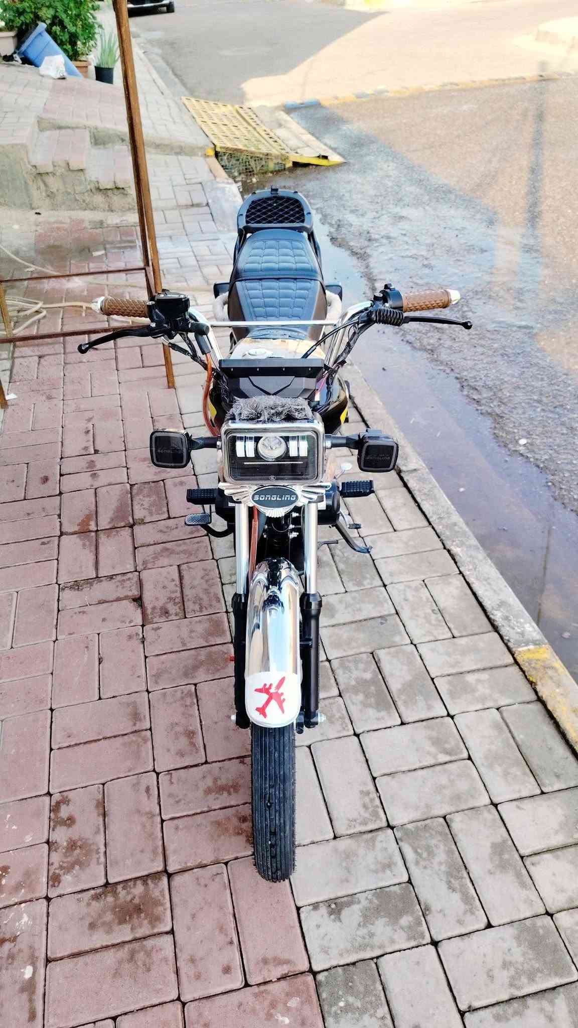 بسم الله مكلف بنشر
دراجه سونك
محرك 200cc
جواكيج وليس ضاغطه وزنجبل
موديل 2026
ماشيه 3000بعدها زيرو
نضافه فولل محرك مكفول
كشر مكفول دراجه مكفوله كفاله عامه
شاشه شغاله اشاير دبل اشاره مكفوله
بصمات ثنين سويجات ثنين 
سعر 1000مليون وبيها مجال كلش بسيط
*********** واتساب وخط
