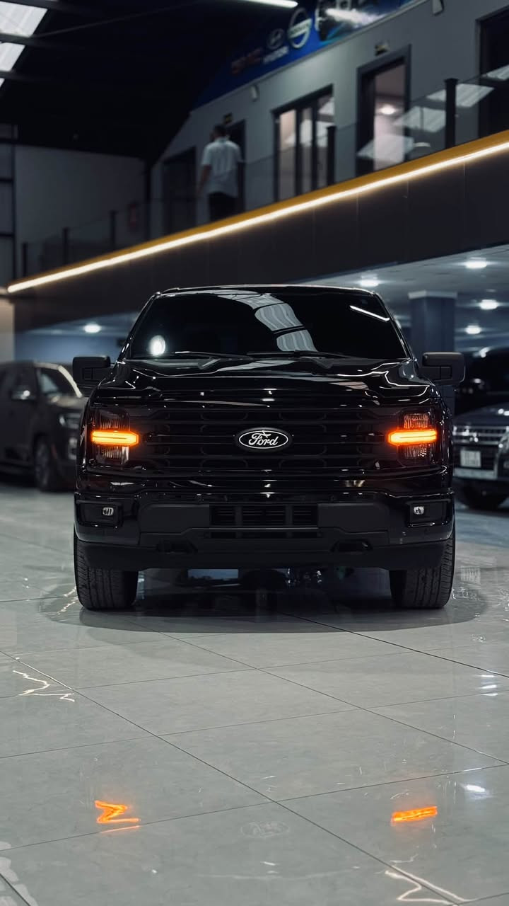 دەعمی خەفیف 👌🔥
.
Ford f150 XLT 2024 
.
سەیارەکە ٣٤ هەزار کم رۆشتووە .
.
مەکینە ٢.٧ ی تۆربۆ ی مەڕغوب 
.
دەبڵ ئەکسڵ .
.
پانۆراما .
.
٥ کامیرە 
.
کوشنی جلد و کارەبا و هیتەر
.
شاشە گەورە 
.
گێر لە عەرز 
.
رادار 
.
زۆر مواسەفاتی تر 
.
رەسمی دەعمی دانراوە جاملغی پێشەوە دوو بستی بۆیاخە.و جاملغی دواش دو بستێکی بۆیاخە 
، رەقەم شانسی:
1FTEW3LP4RFB52470
.
سەیارەکە کاتی و سێمانگی لەگەڵە بۆ سعریش ئەتوانن پەیوەندی بکەن :
*********** 

.
.

