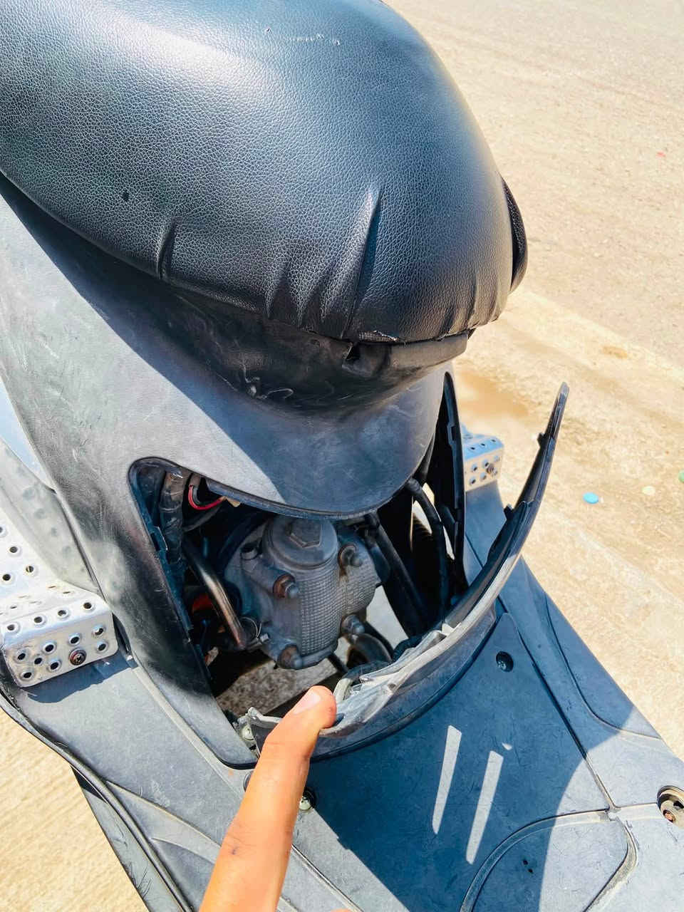 ماكس عدله مكفوله كلها بلاد ٤٩ كلها ملاح كهربايات كلها شغاله تشغيل الصبح نص نكره الدراجه خير من الله شلعه او معدل تخبل 
السعر ٦٥٠ او بيها مجال بصيط 
عنوان بعقوبه للشراي خابرني او ادلل
***********
