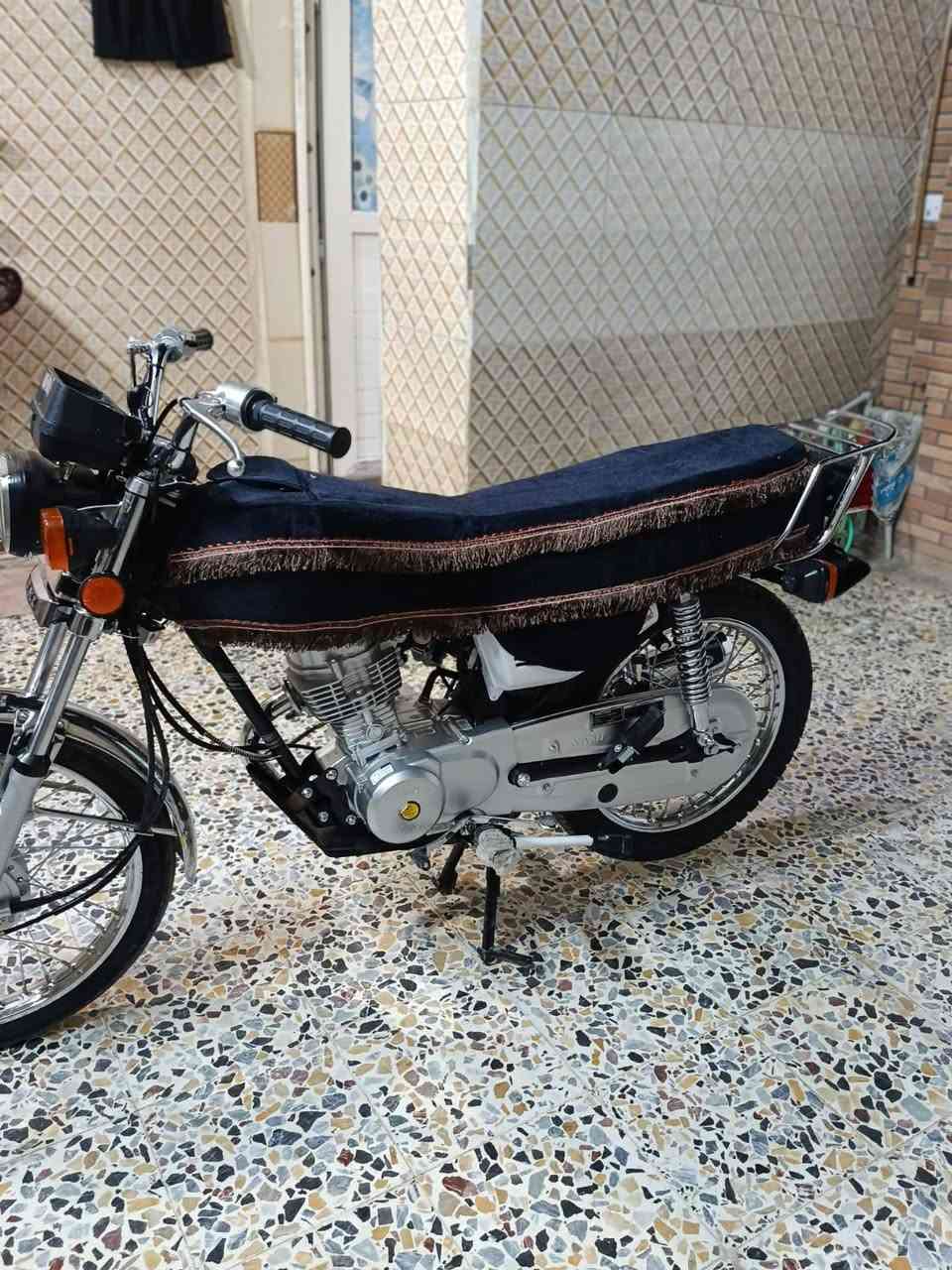 سلام عليكم دراجه نامه شلامجه كفاله عامه بعده عله سحك وراق سكنر موديل 26 مكفواله من كلشي ما نقصه برغي مكاني عماره حي عسكري لونه ابيض سعره وحد وخمسين وبيه مجال قليل رقمي وتساب بس *********** صاله 15 يوم من شاده
