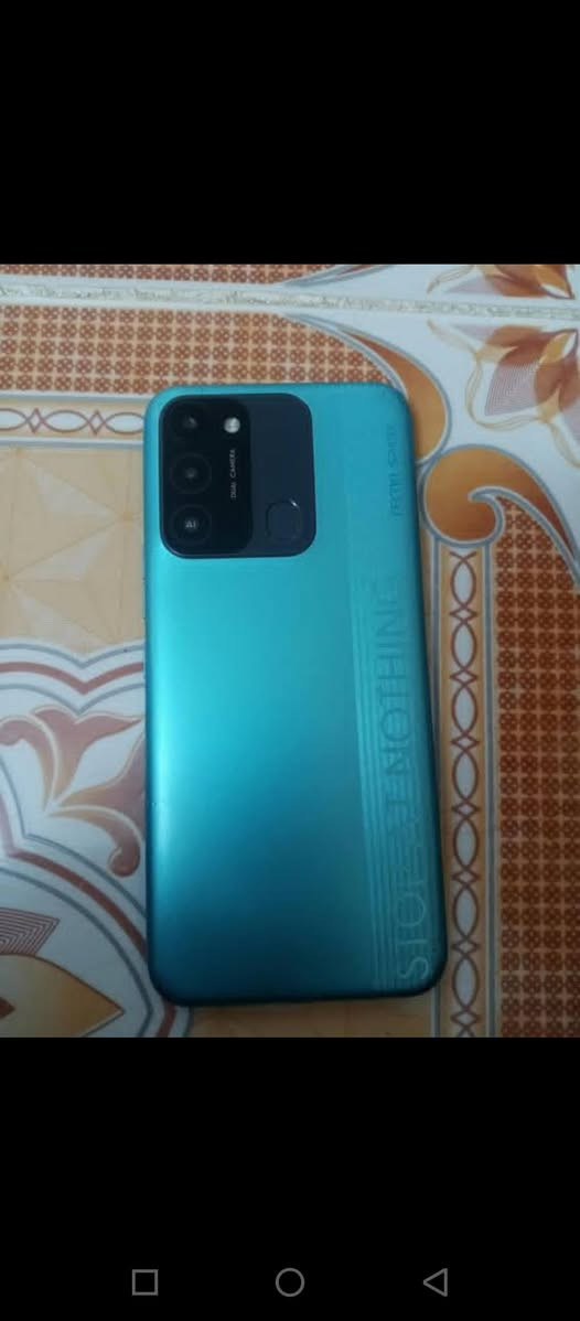 تكنو سبارك8c
ذاكره 64
بطاريه5000
للبيع بسعر 80الف فقط 
رقم الهاتف للتوصل ع واتساب فقط 
***********
