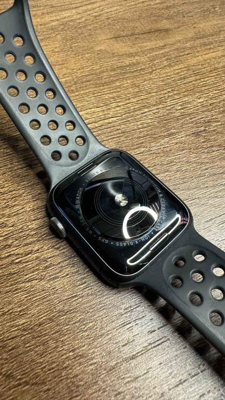 السلام عليكم
ساعة ابل الجيل الخامس اصدار نايك
Nike edition 
ماخذها جديده ومستعملها اقل السنه وكانت متروكه عندي 

اللون اسود الحجم الكبير 44 ملم

السعر 175 الف

واتساب:
***********
