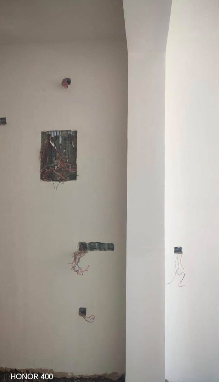 خلفه جص وبورك متفرغ شرط شغل درجه اولى بغداد ونشتغل بكل مناطق بغداد ***********

نص مكتوب في الصور:
- HONOR 400