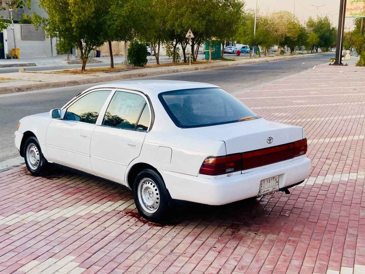 للبيــع تيـــــوتا كورلا. يسره بلاد
المـــوديــل 1994  سعره57 وقابل للتفاوض 
  . مداور ثاني يوم   مصبوغه جماليه بدون لا ضربه ولا شي مكفولـة مــن العيــب الشرعـي.               
كيــر ومكيــنة مكفـولات. 
 حدادية خلفيــة اماميــة جيد 
مكان سيارة كربلاء الاستفسار انتصل علا رقم ***********
