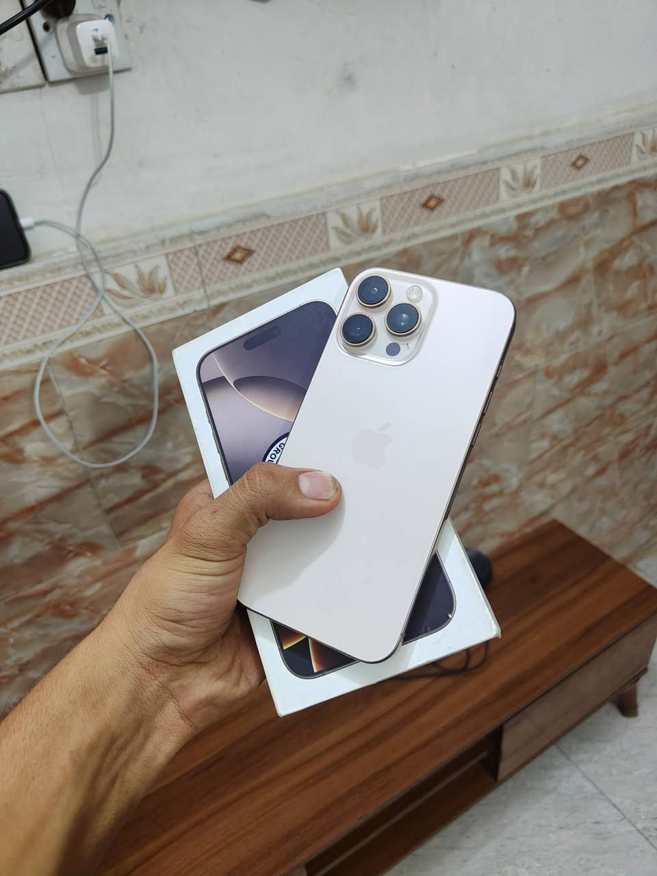 16 برو ماكس كدامك بطاريه 93 مبدل شاشه بصمه متوقفه سعر 725 عنوان بغداد شعب ***********
