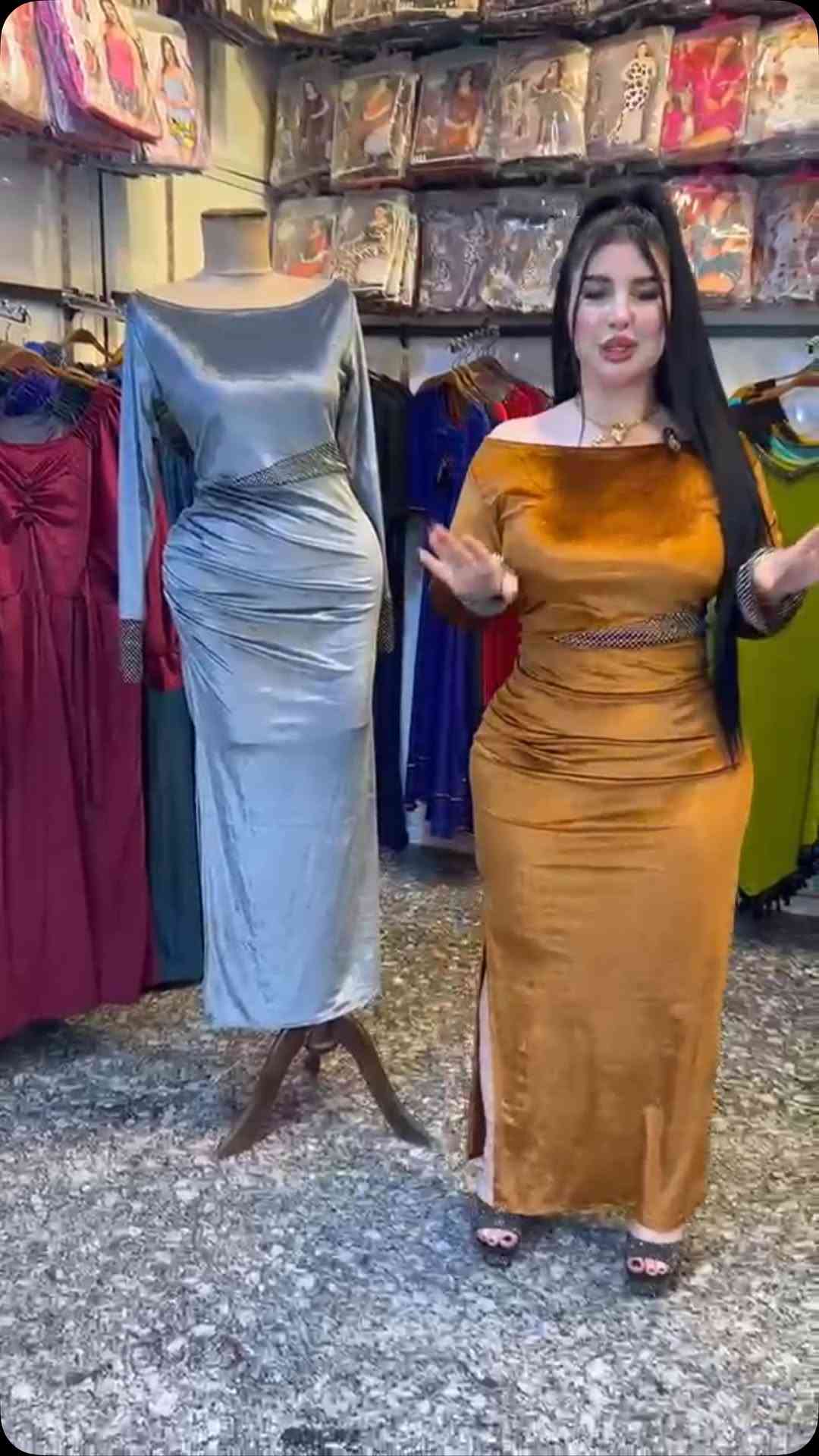 ملابس • بدون تفاصيل