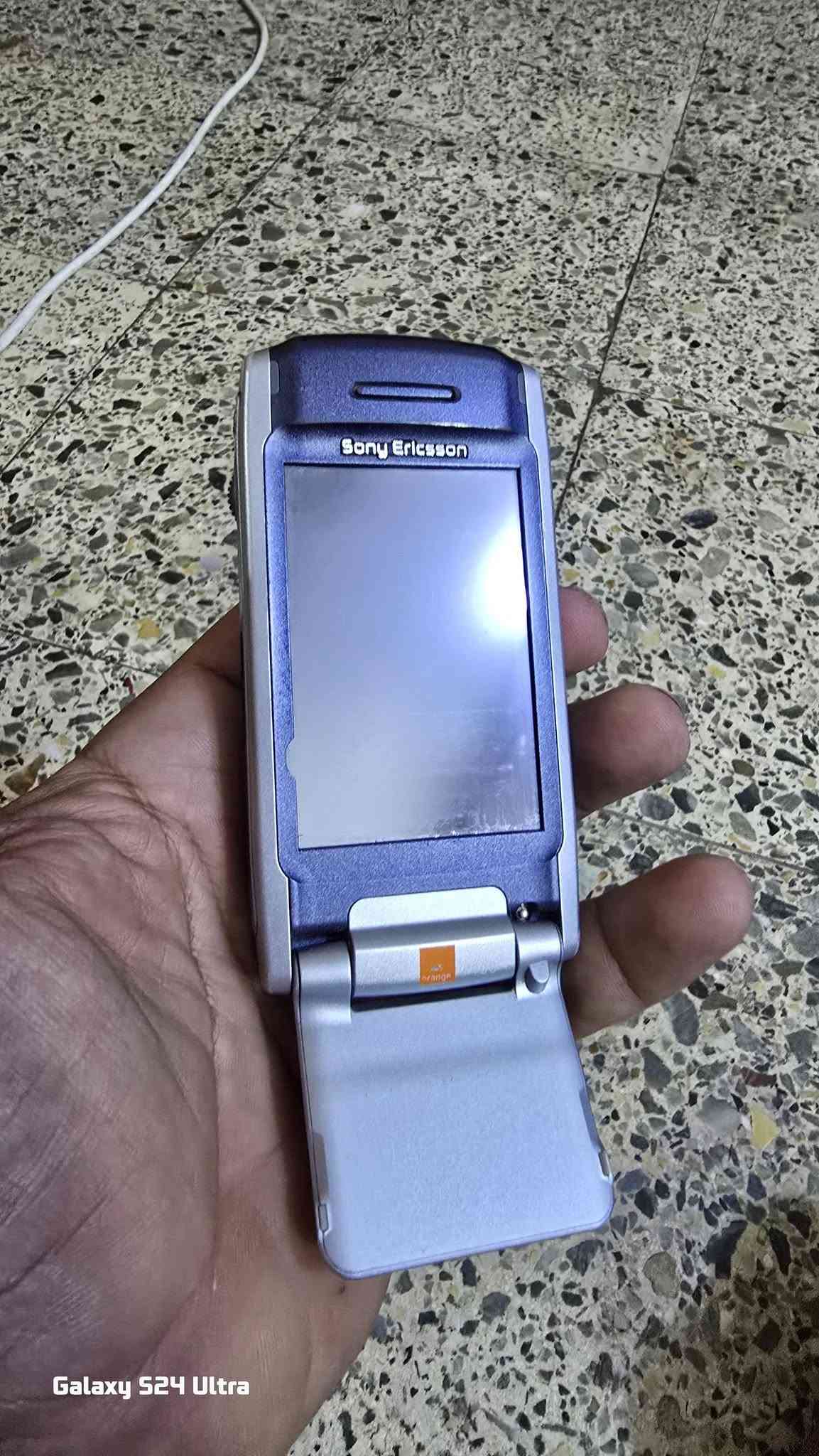 جهاز سوني إريكسون للبيع شغال مع رام 32 وشاحن نضيف كلش مكاني بغداد حي ماعندي توصيل رقمي *********** رايده ب100

